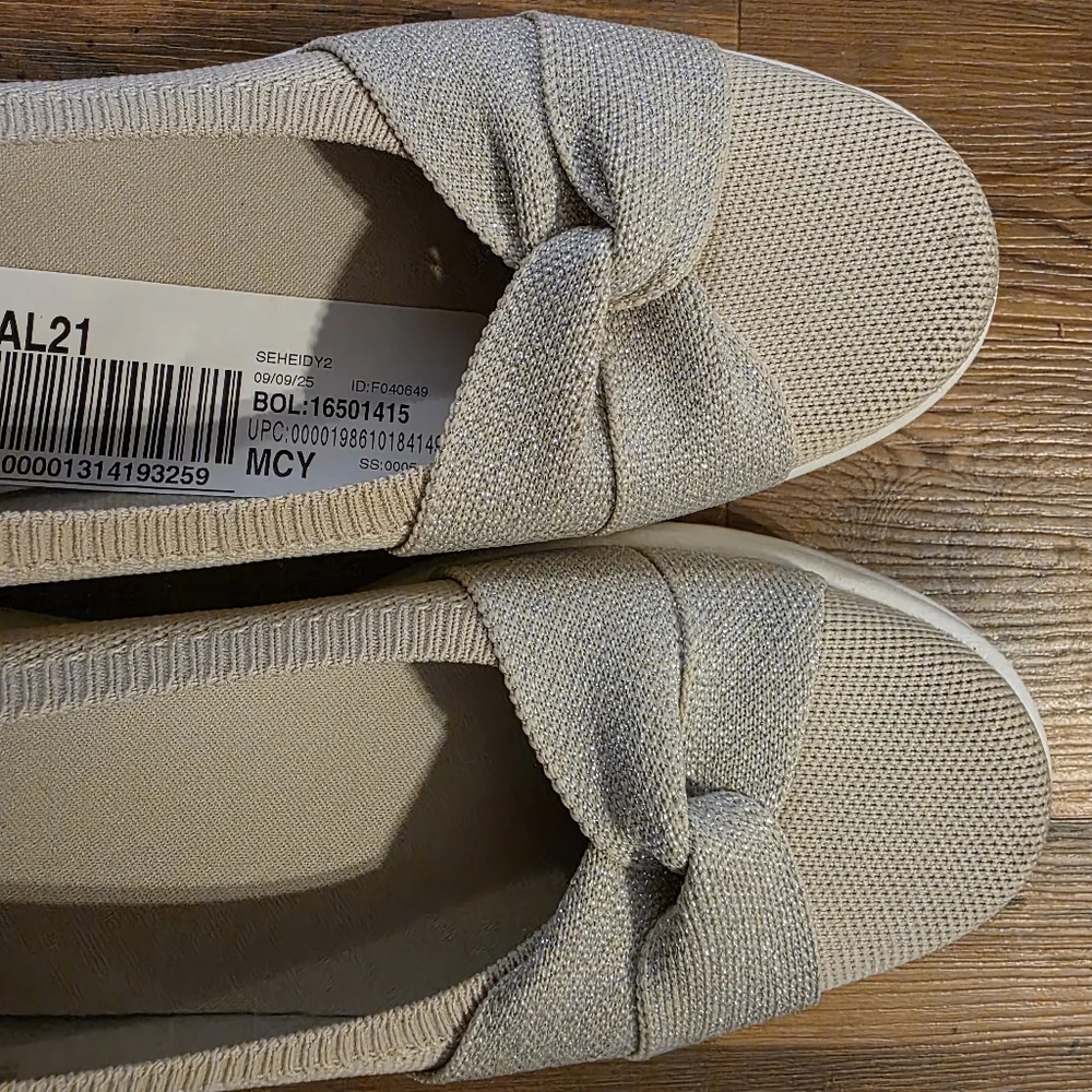 Easy Spirit Slip-On Flats Size 8M Beige Knit Bow Comfort Shoes New - Picture 4 of 5